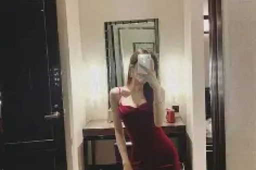 超女冠军江映蓉医美成瘾：容貌大变像 “怪物”唯有眼珠没动